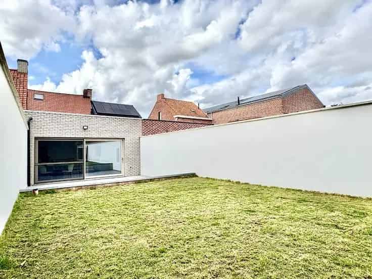 Gerenoveerde Huis met Tuin en Uitweg 2 Badkamers 3 Slaapkamers