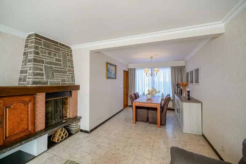 Ruime Halfopen Woning te Koop Oudenburg