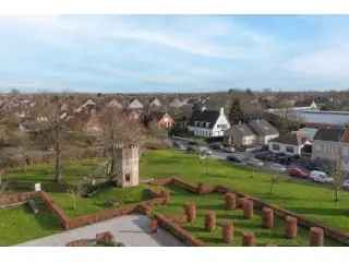 Villa te koop in Oudenburg met zes slaapkamers en zuidgerichte tuin