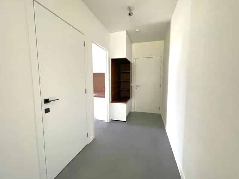 Appartement te koop: gelijkvloers met terras tuin en 2 staanplaatsen
