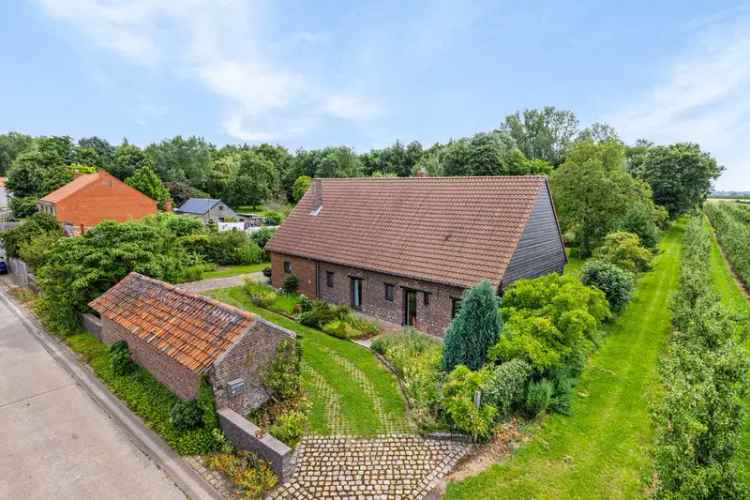 Charmante villa te koop met sprookjesachtige tuin