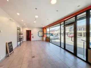 Handelspand Forrières 464m² - Woning en Commercie