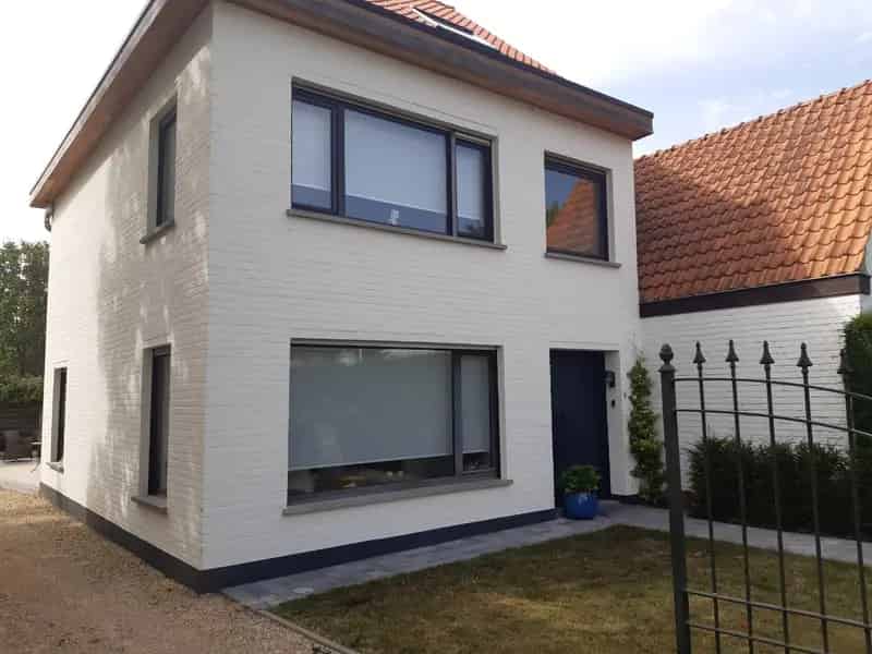 Knusse Halfopen Bebouwing Volkegem