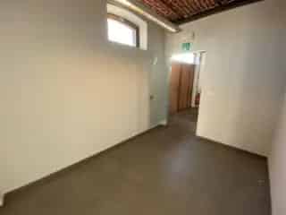 Kantoor te huur Lamain - 2 ruimtes, 53m², kitchenette, parkeerplaatsen