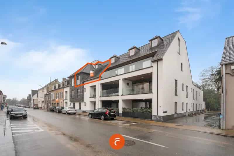 Appartement te koop Oostrozebeke: 2 slaapkamers, ruim terras, garage