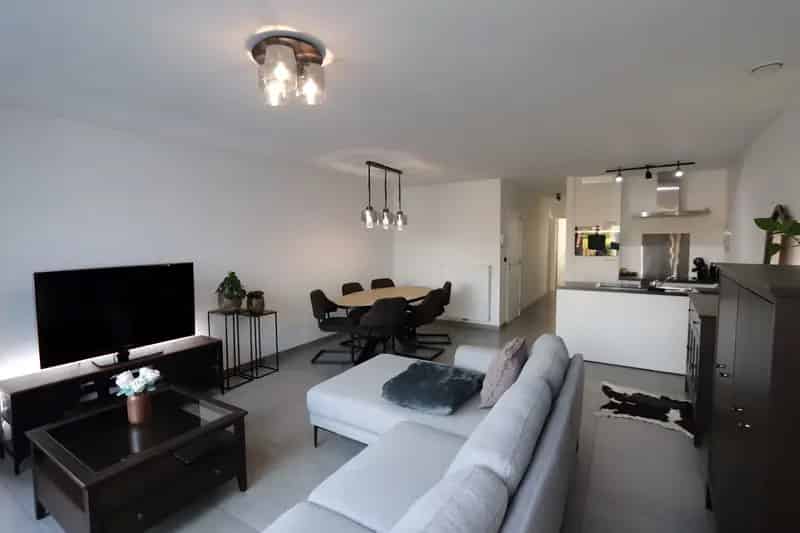 Appartement te koop: 2 slaapkamers, terras en staanplaats