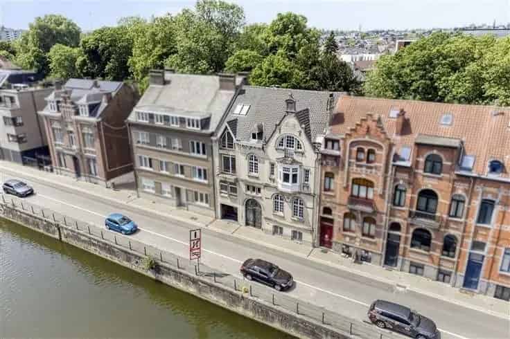 Herenwoning te koop Halle 400m²