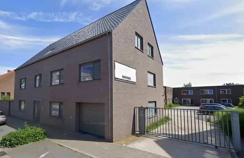 Conciergewoning te Huur Kortrijk 2 Slaapkamers Garage Stadstuin
