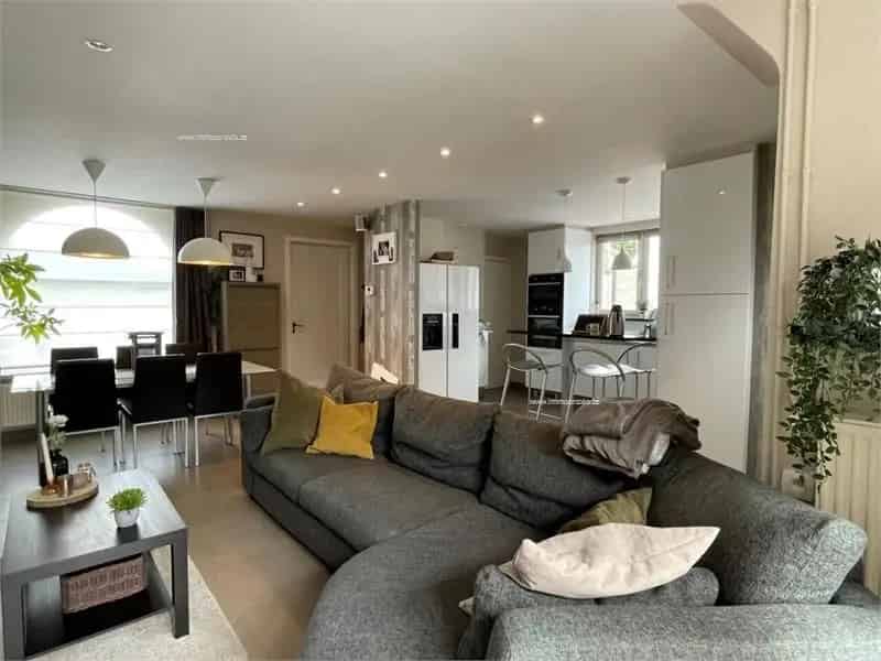 Te Koop Tielt: Gerenoveerde Woning 2 Slaapkamers Garage Tuin