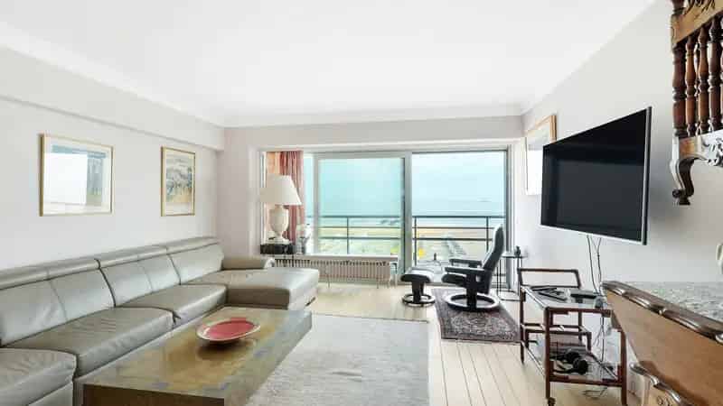 Appartement te huur Zoute: Zeezicht  115m² te renoveren
