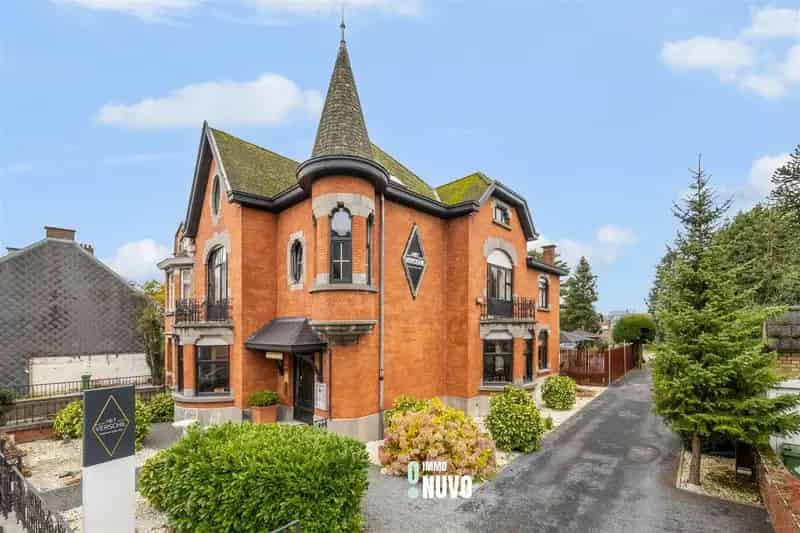 Statige woning met karakter te Lede