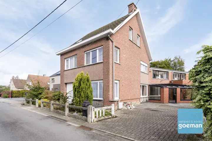 huis te koop in schellebelle met potentieel en ruime indeling