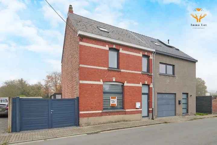 Huis te koop charmante halfopen bebouwing Berlare met rust en ruimte