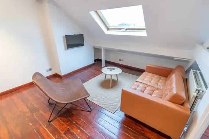 Penthouse te Huur Ixelles - Ruim en Lichtrijk
