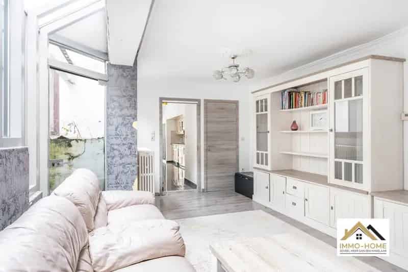 Ruime woning met bijgebouw te Destelbergen