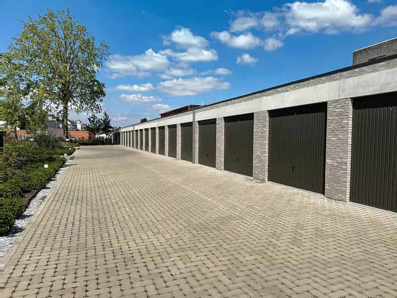 Garagebox te huur - Centraal gelegen met automatische poort