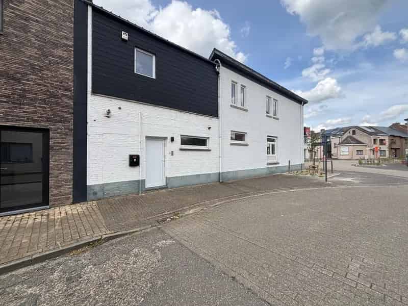Handelspand met Appartement te Beringen