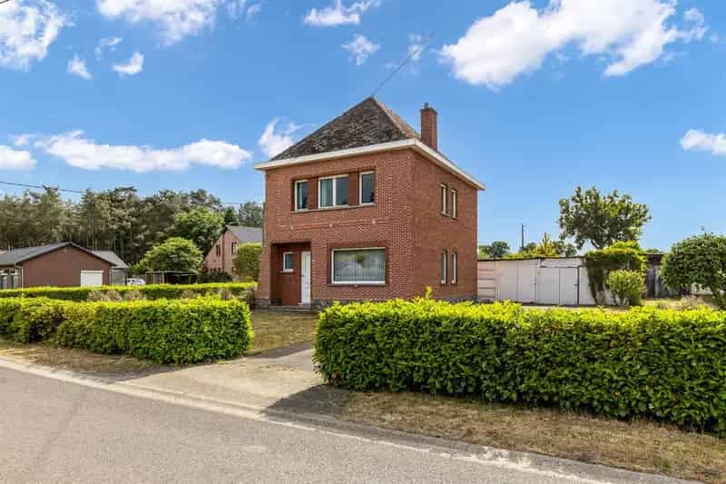 Huis te koop Tessenderlo: Grote tuin 12a14ca en renovatiepotentieel