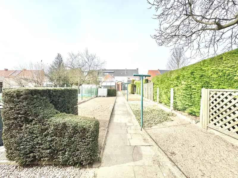 Ruime Woning Met Magazijn En Uitweg Op 493 M2