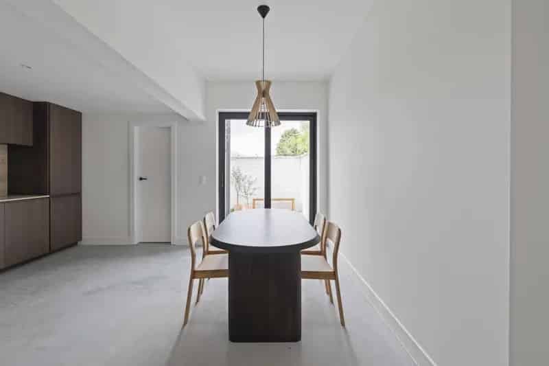 Huis te Koop Edegem: 3 Slaapkamers, Tuin, Gerenoveerd