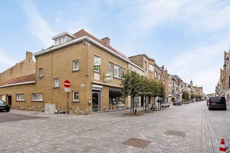 Handelswoning te Huur Diksmuide 3 Slaapkamers Garage Terras