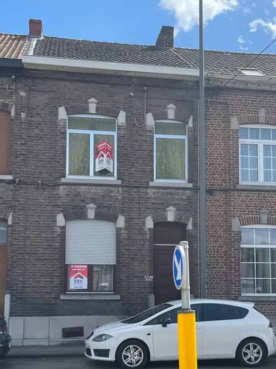 Huis Te Koop Jemappes: Te renoveren woning nabij voorzieningen