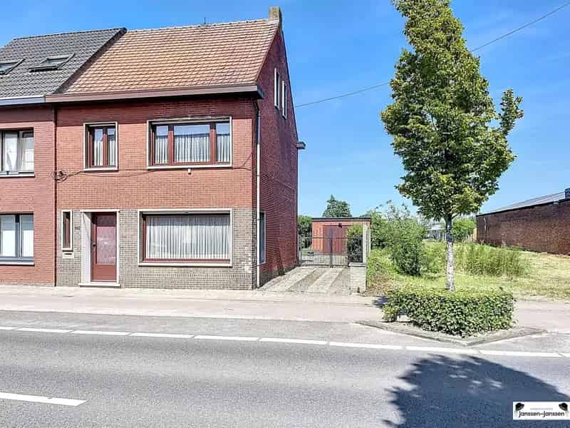 Te renoveren gezinswoning met 3 slaapkamers te Gooreind