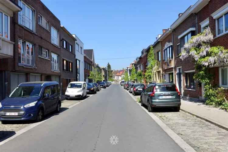 Sint-Amandsberg Opbrengsteigendom 5 Woonentiteiten 3 Garages