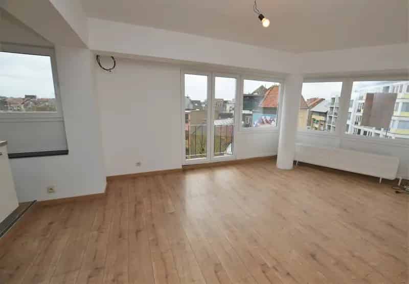 Lichtrijk hoekappartement Oostende Mariakerke Nabij Strand