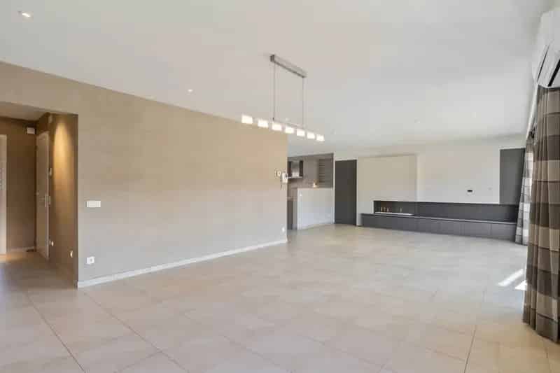 Te Huur: Ruim 3 Slaapkamer Appartement Tienen