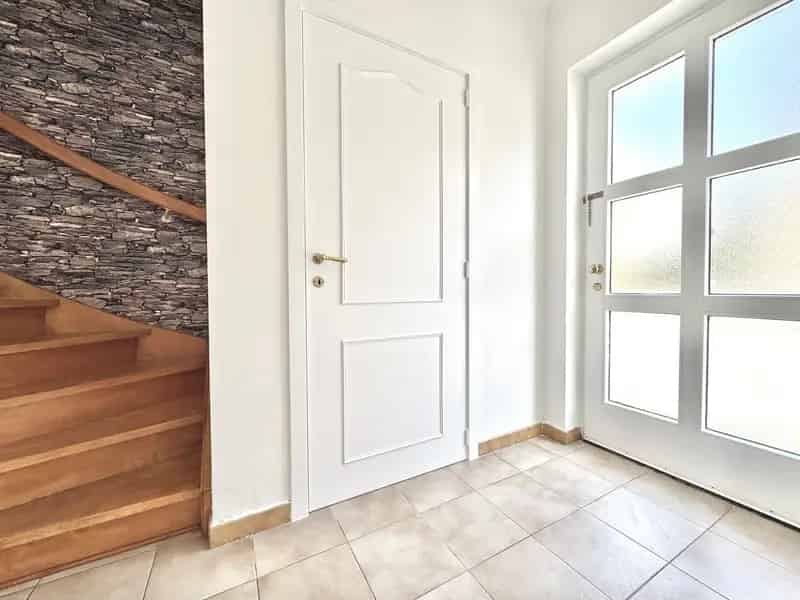 Instapklare Woning 3 Slaapkamers Tuin Dubbele Garage
