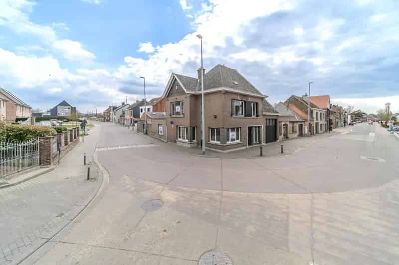 Ruime Hoekwoning te Koop in Lebbeke Wieze