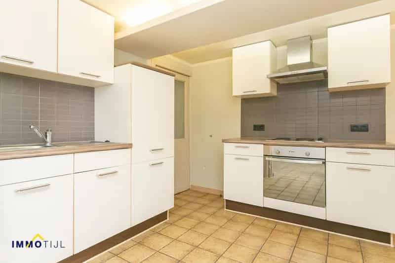 Instapklare 3-Slaapkamerwoning Nabij Dorpsplein
