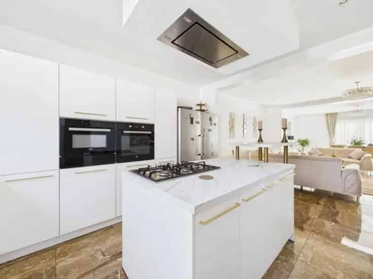 Gerenoveerde Halfopen Woning Chênée 3 slaapkamers Tuin Terrassen Bijgebouw
