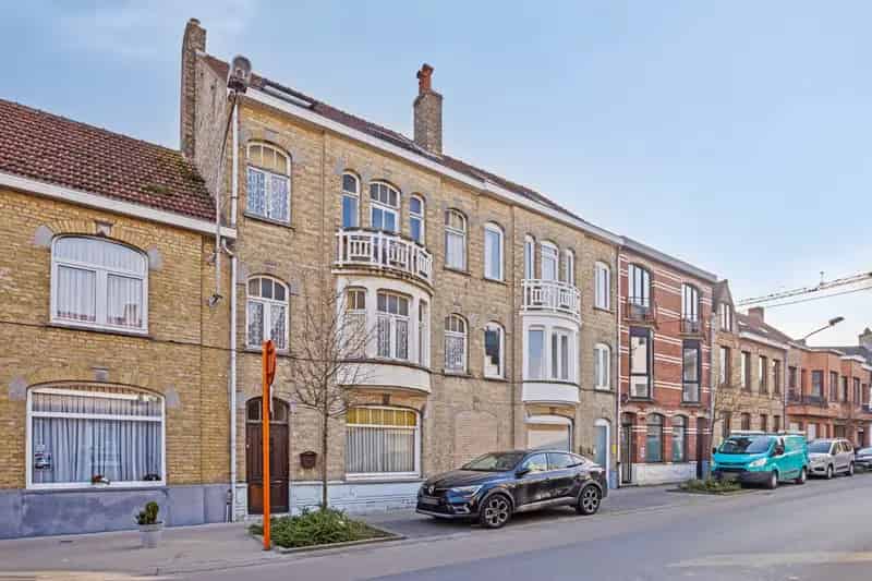 Huis te koop De Panne: Karaktervolle woning te renoveren