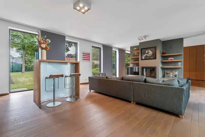 Moderne Villa te Koop 4 slaapkamers Zwembad Ruim Perceel