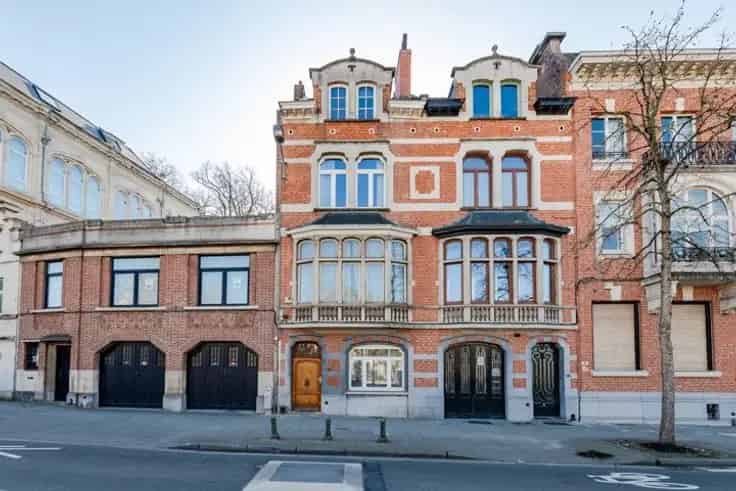 Herenhuis Te Koop Europese Wijk 315m² Tuin Lift