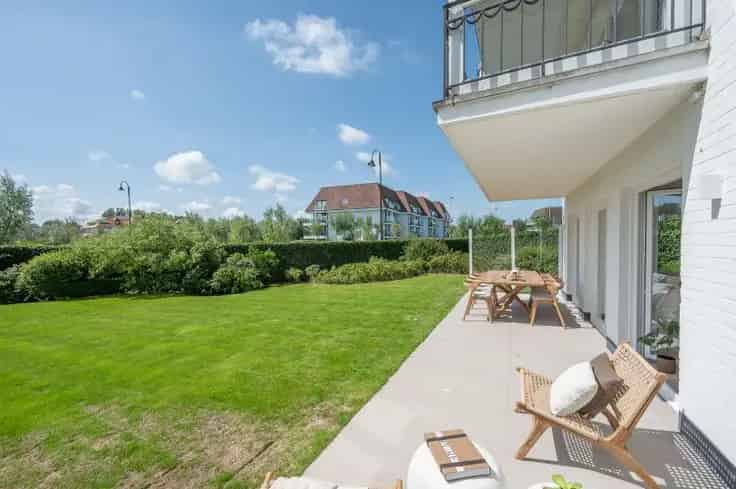 Te Koop Tuinappartement Zoute: Luxe Villaresidentie