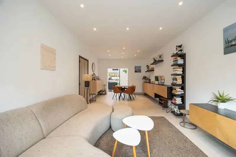 Huis te koop Ekeren: Instapklare woning met 2 slaapkamers en tuin