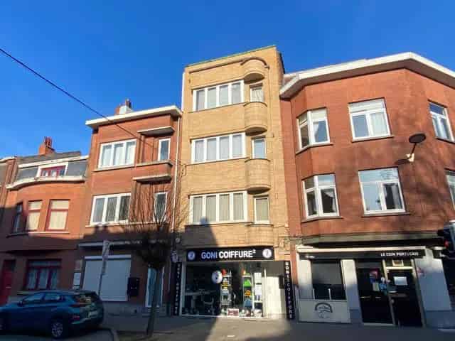 Appartementsblok Evere  Investering 3 Appartementen Handelsruimte