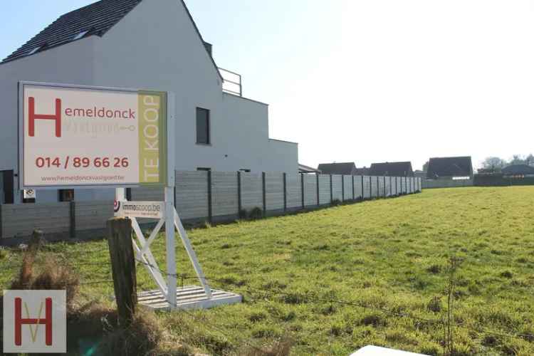 Bouwgrond te koop in Tielen met ruime mogelijkheden en groene tuin