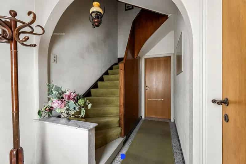 Huis te koop Oekene: 3 slaapkamers, renovatieproject