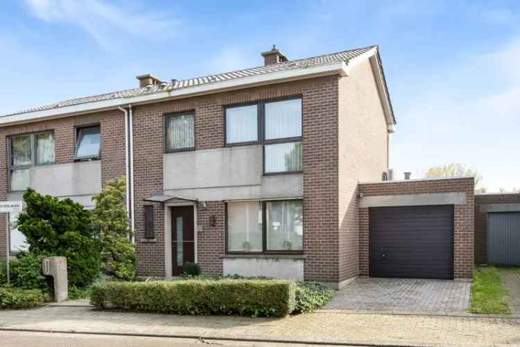 Instapklare, goed onderhouden woning met 3 slpk., garage en tuin