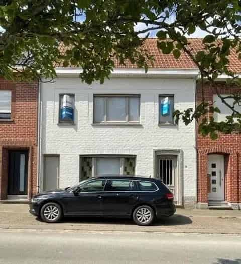 Ruime Gezinswoning Staden Rustige Buurt Nabij Centrum