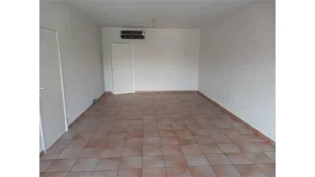 Appartement te huur: gerenoveerd met terras en lift