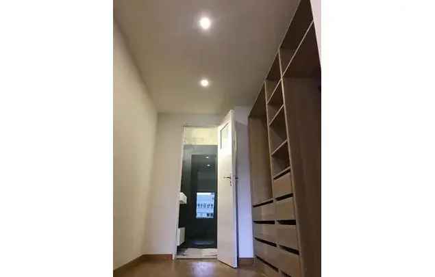 Huur 1 slaapkamer appartement van 63 m² in Brussels