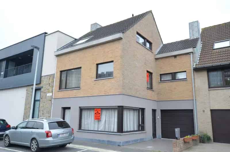 Huis te koop: Ruim woonhuis met handelsgelijkvloers