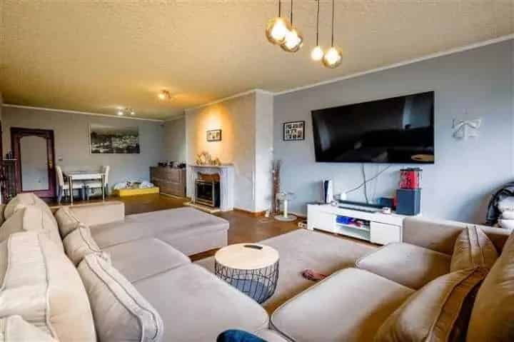 Ruim 3 Slaapkamers Appartement 119m2 Te Koop