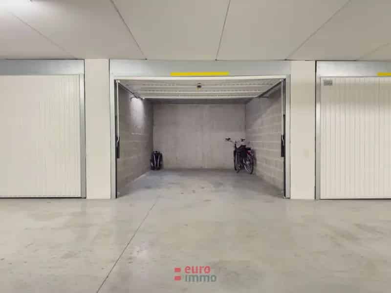 Zeer Brede Garage Nieuwpoort Centrale Ligging