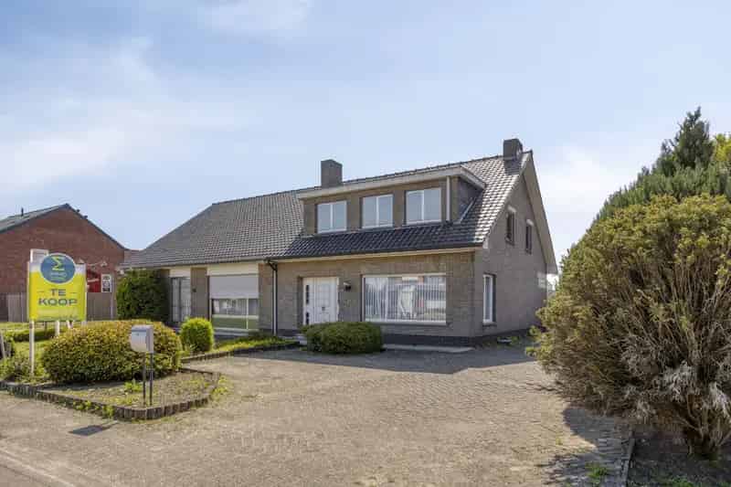 Huis te koop 3 slaapkamers 770m² tuin garage
